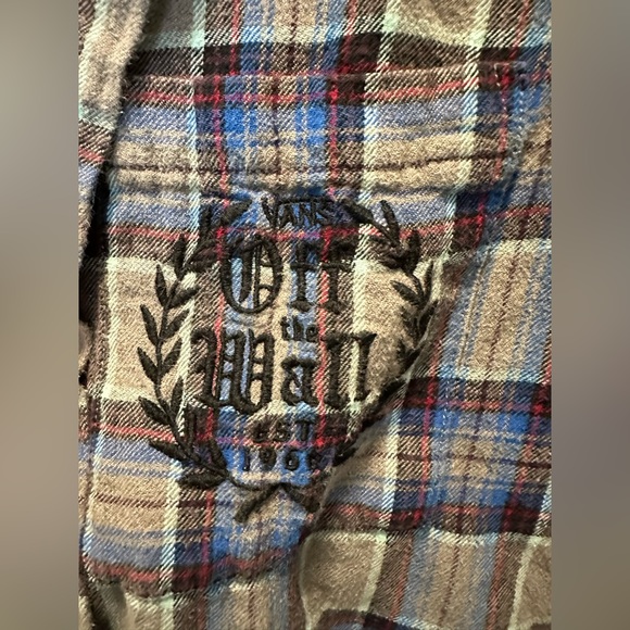 Vans • Flannel Button Up - Picture 4 of 5